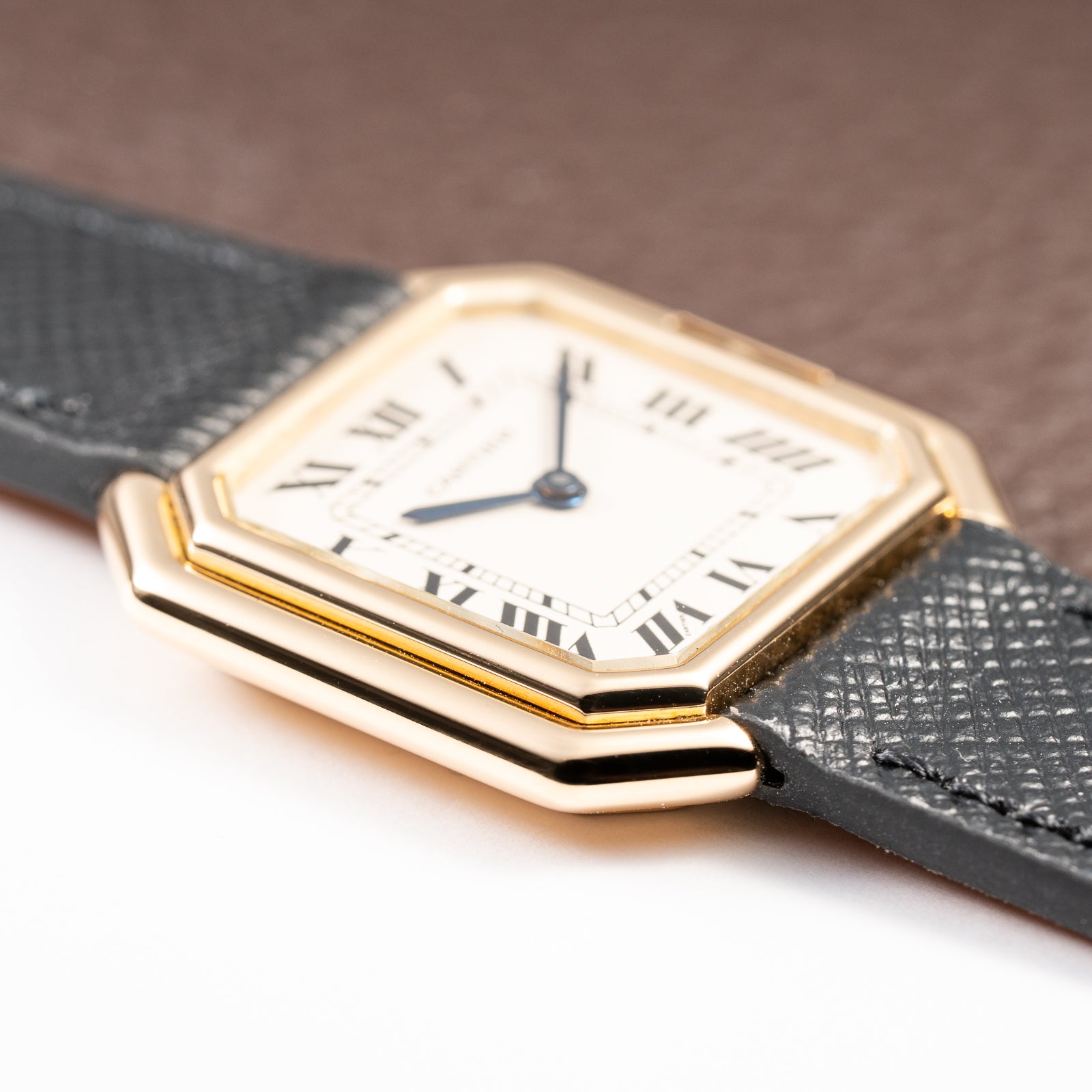 Cartier Ceinture 'Paris' Signed Dial 18K Yellow Gold GM Ref. 78099 from 1970s