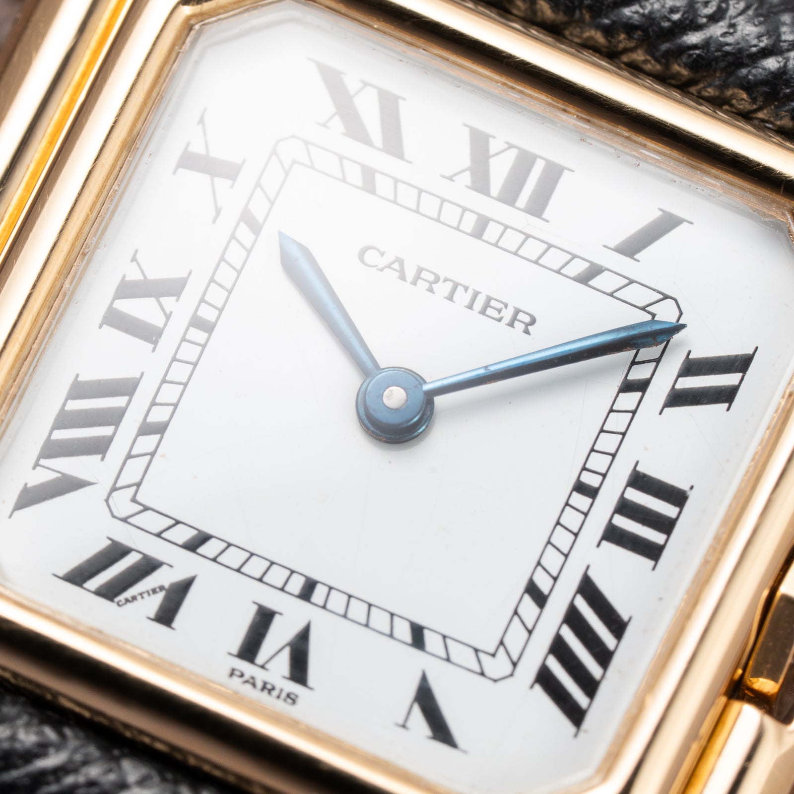 Cartier Ceinture 'Paris' Signed Dial 18K Yellow Gold SM Ref. 78100 from 1970s
