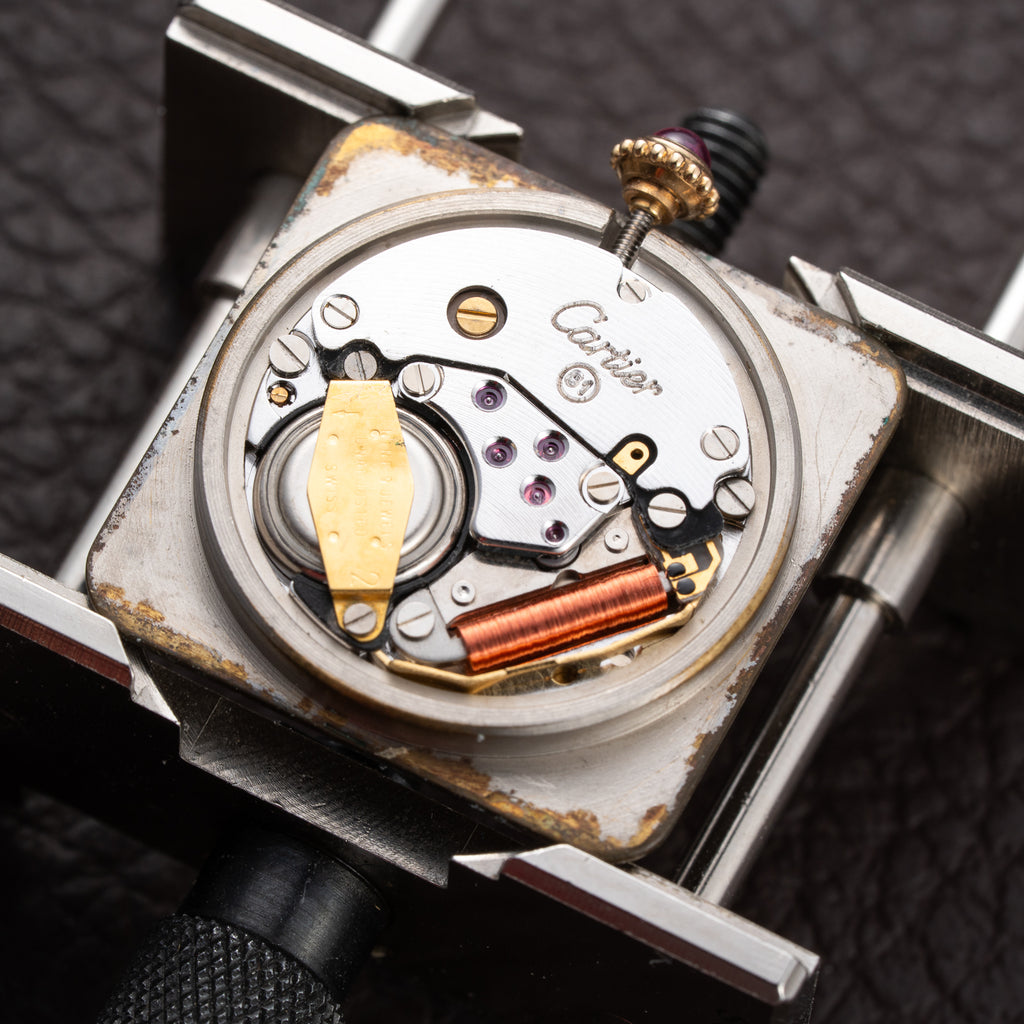 Cartier Obus 'Paris' Quadrant Red Burgundy Enamel Large Model 18k Yellow Gold GM Ref. A102 circa 1984
