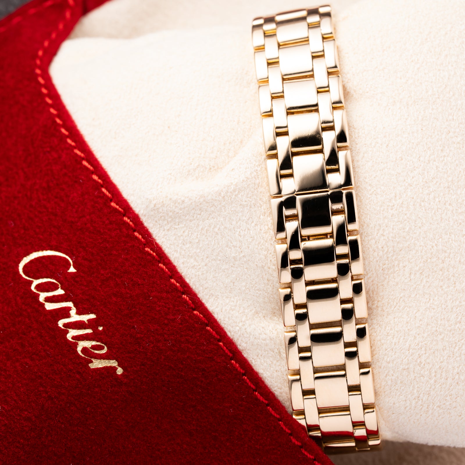 Cartier Tank Américaine 18K Yellow Gold PM Cartier Serviced 2026 Ref 1711