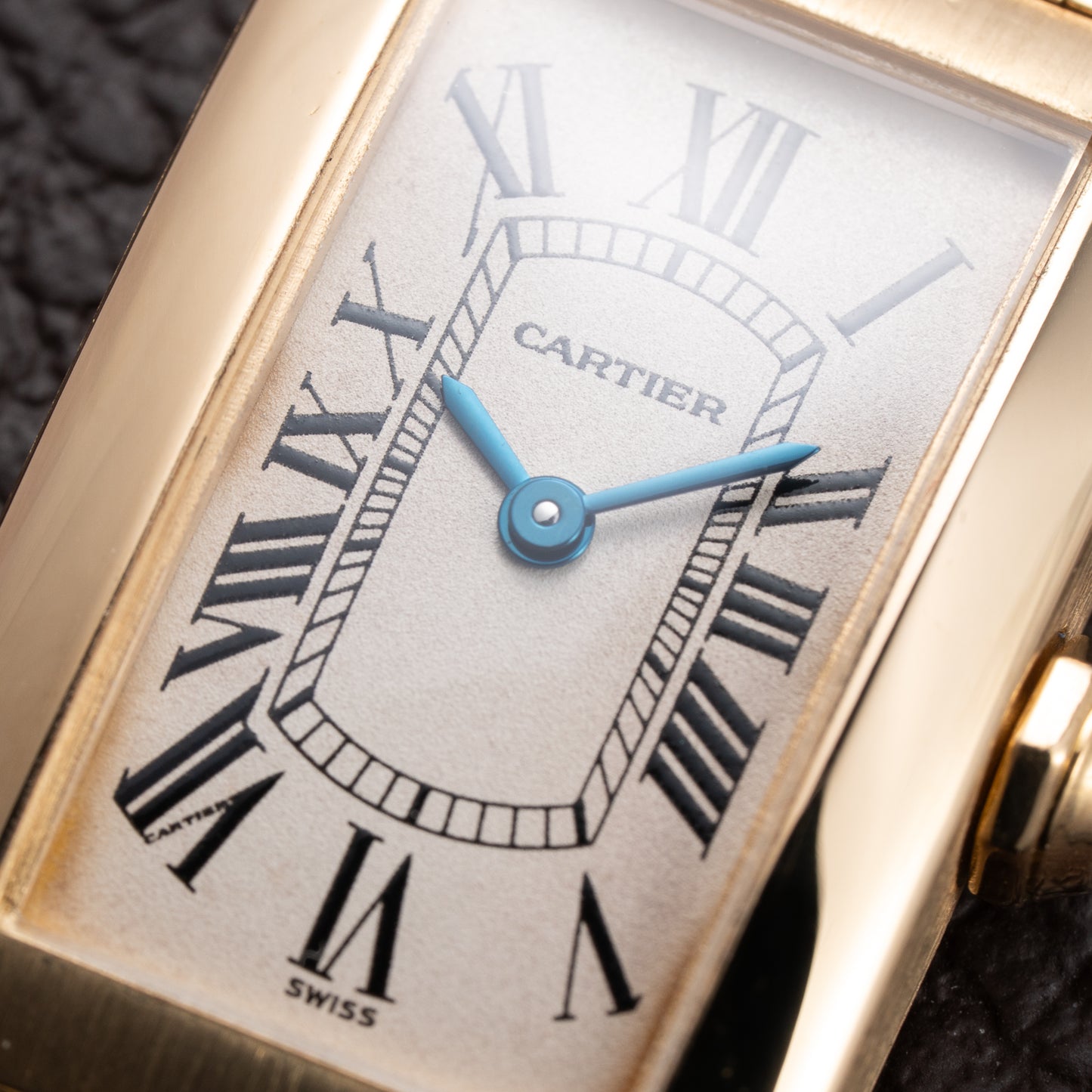 Cartier Tank Américaine 18K Yellow Gold PM Cartier Serviced 2026 Ref 1711