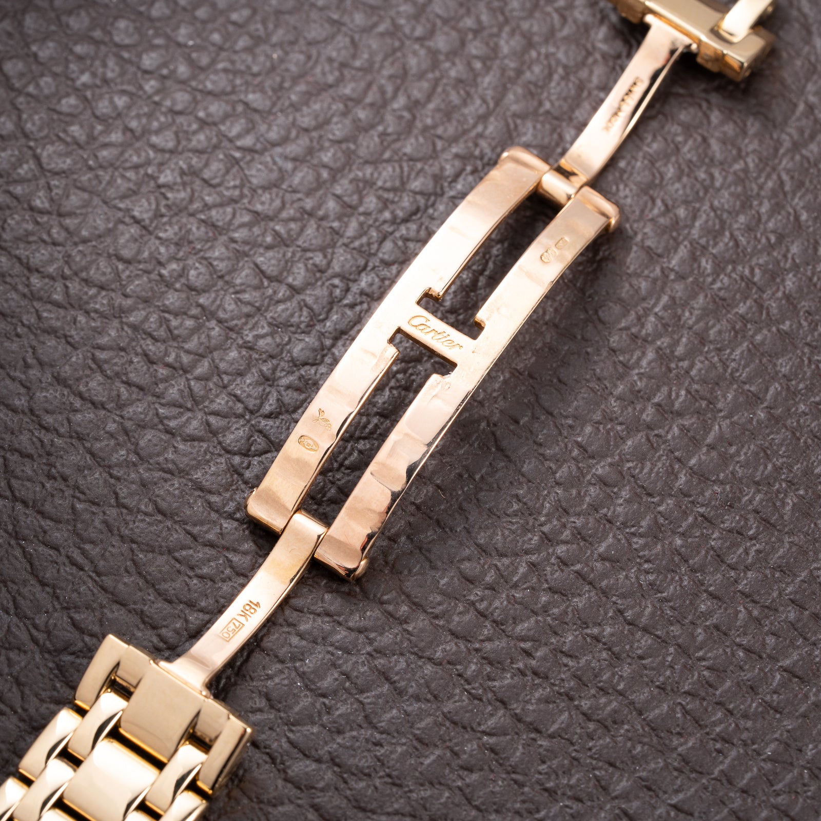 Cartier Tank Américaine 18K Yellow Gold PM Cartier Serviced 2026 Ref 1711