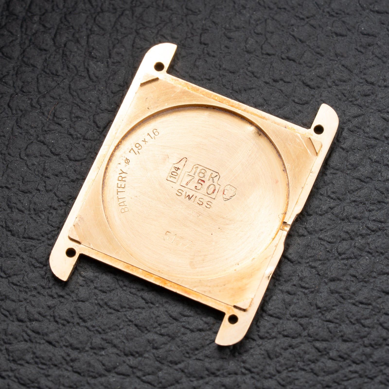 Cartier Tank Louis  Full Set 18k Yellow Gold Quartz GM Ref 81052 from 1987