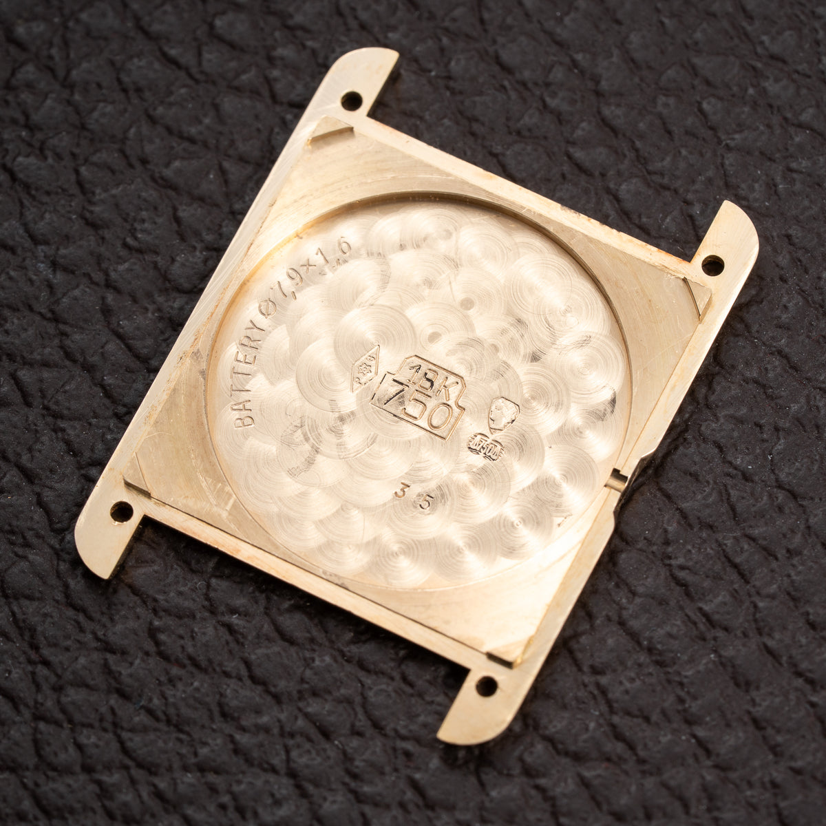 Cartier Tank Louis GM 18K Yellow Gold Quartz Ref. 81052 From 1990s