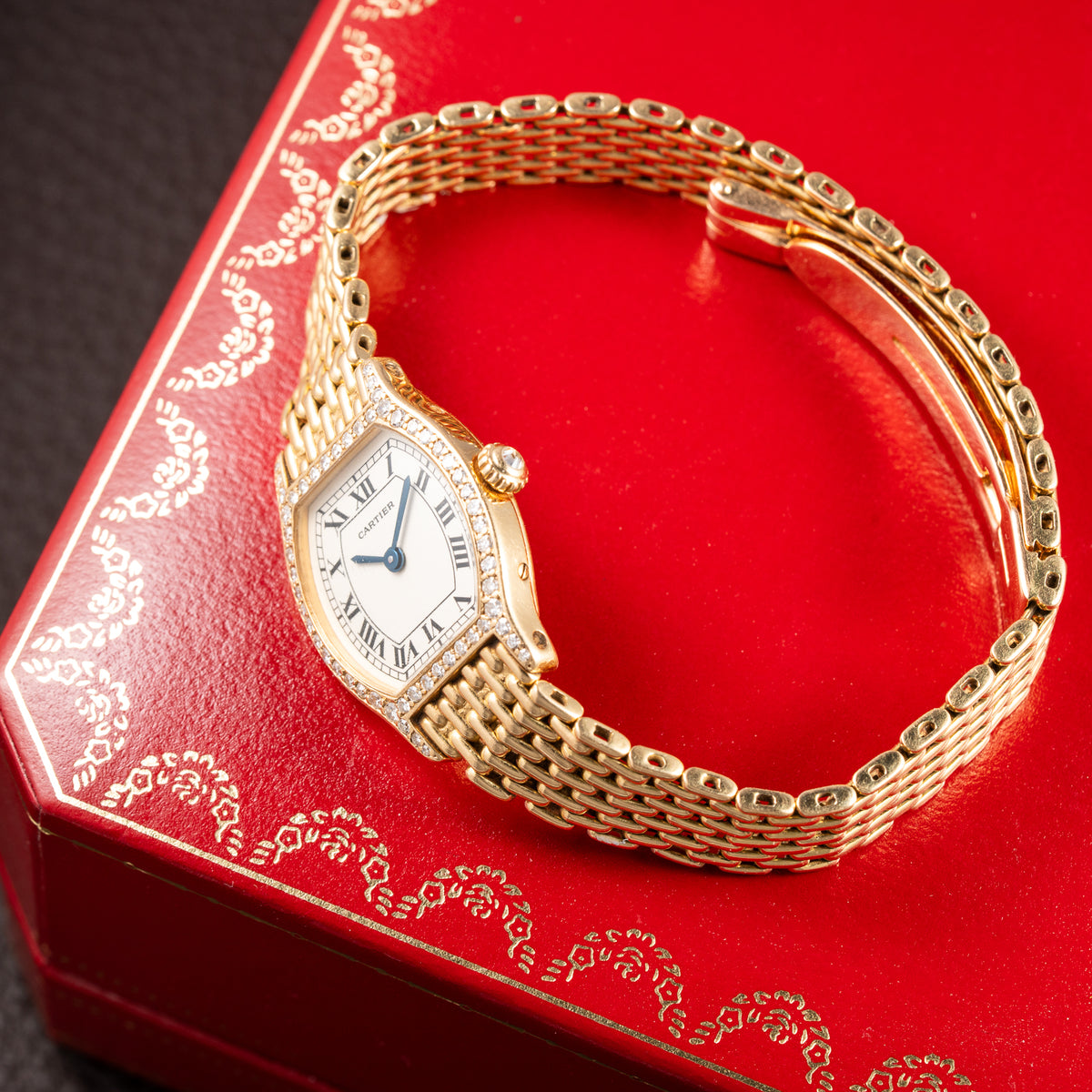 Cartier Tortue Factory Diamond Set 18K Yellow Gold Riz de Grain bracelet PM Quartz Ref 66017 from 1980s