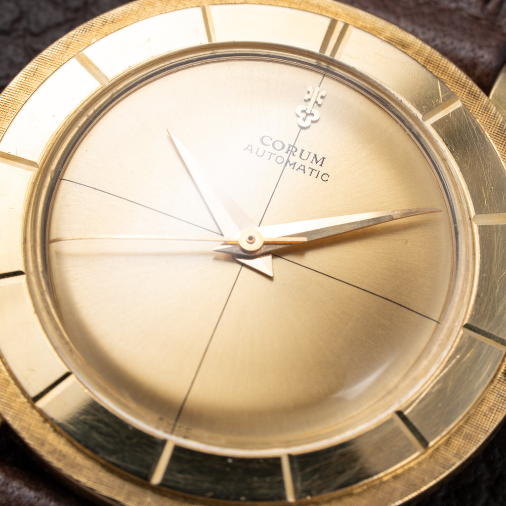 Corum Disco Volante Automatic 18K Yellow Gold Ref. 5271 from 1960s