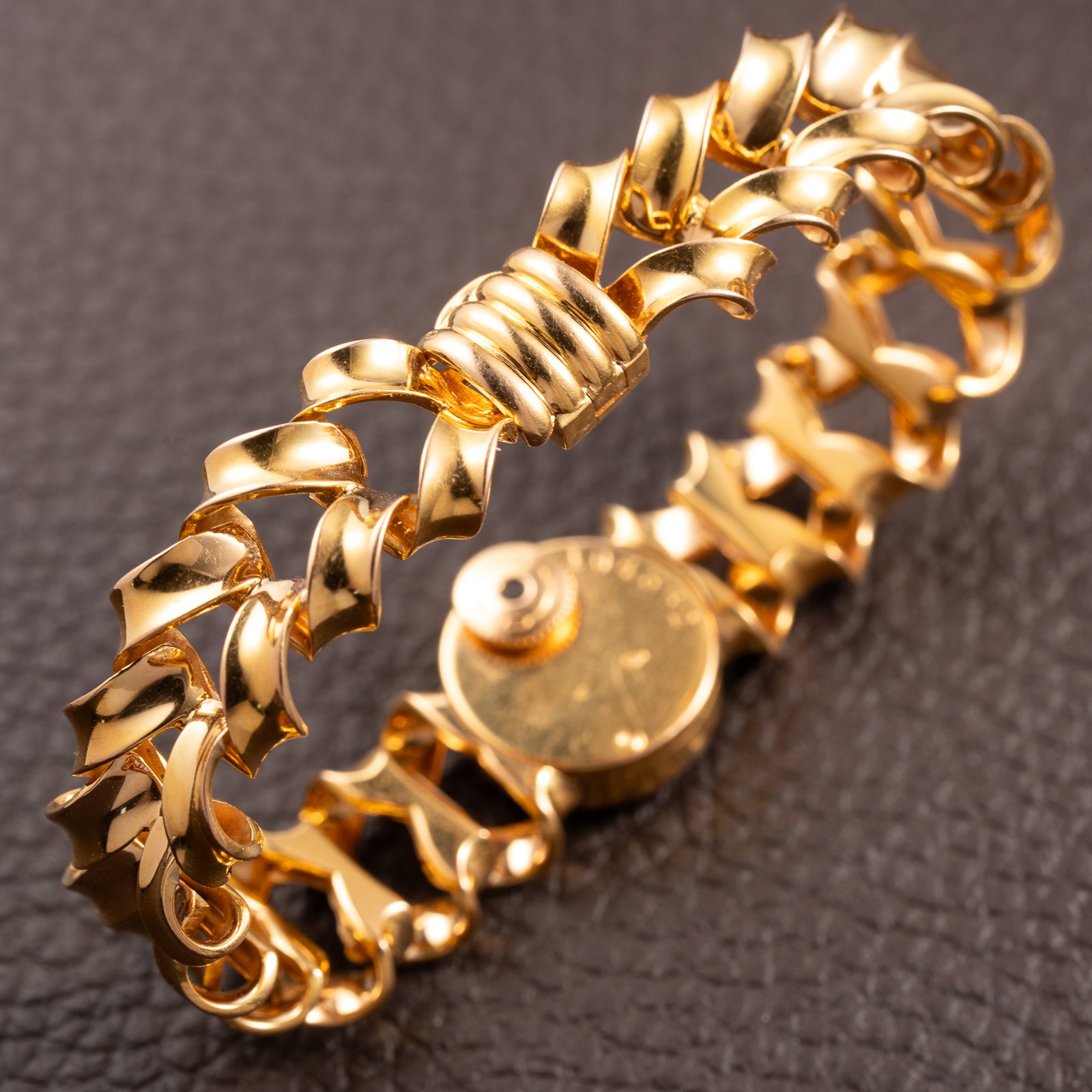 Jaeger-LeCoultre Cocktail Watch 'Backwinder' Sculptural Twisted French Design 18K Rosé Gold Circa 1950s