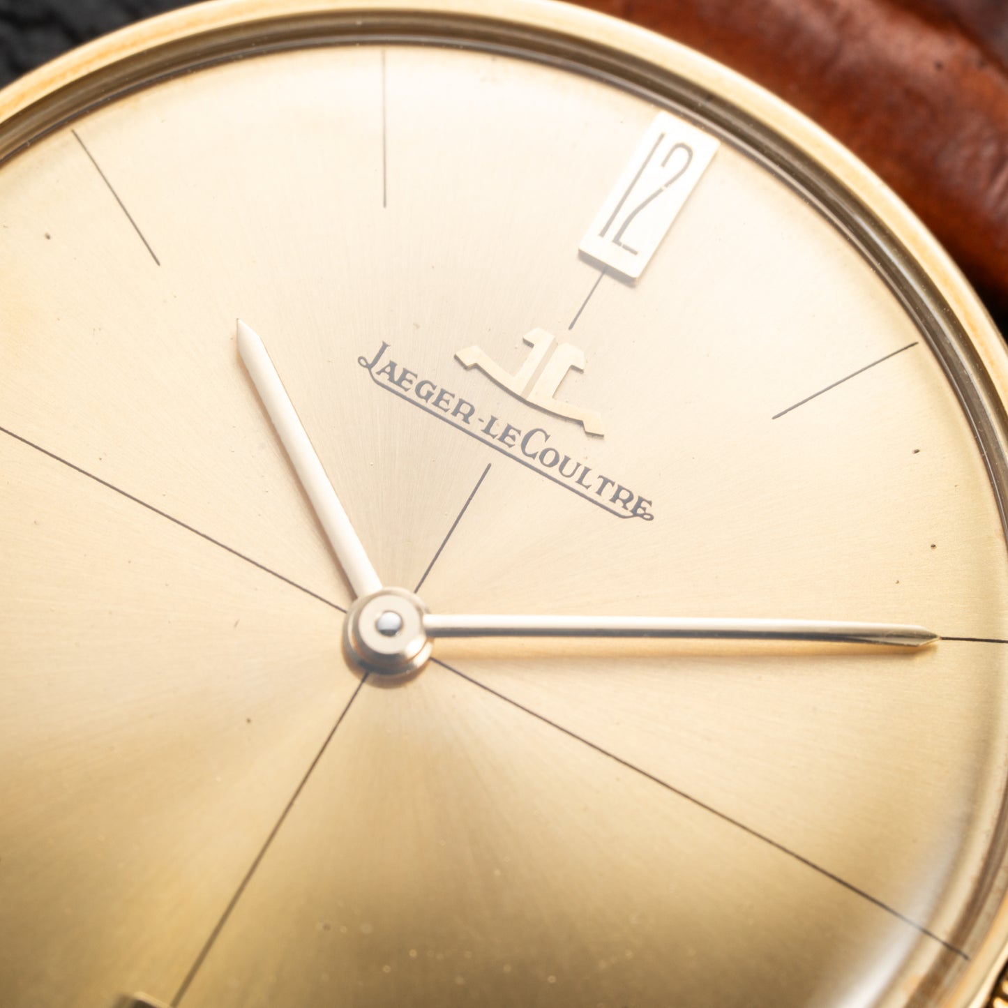 Jaeger LeCoultre Dress Watch Ultra thin Crosshair Dial 18K Yellow Gold Ref 1947 from 1945