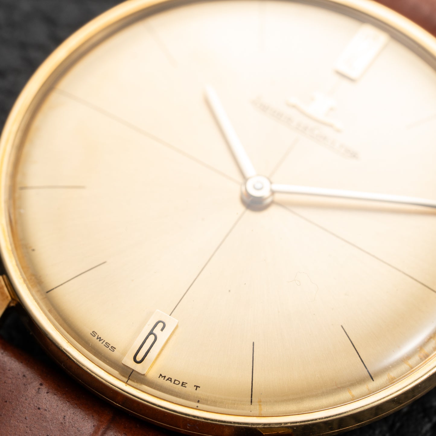 Jaeger LeCoultre Dress Watch Ultra thin Crosshair Dial 18K Yellow Gold Ref 1947 from 1945