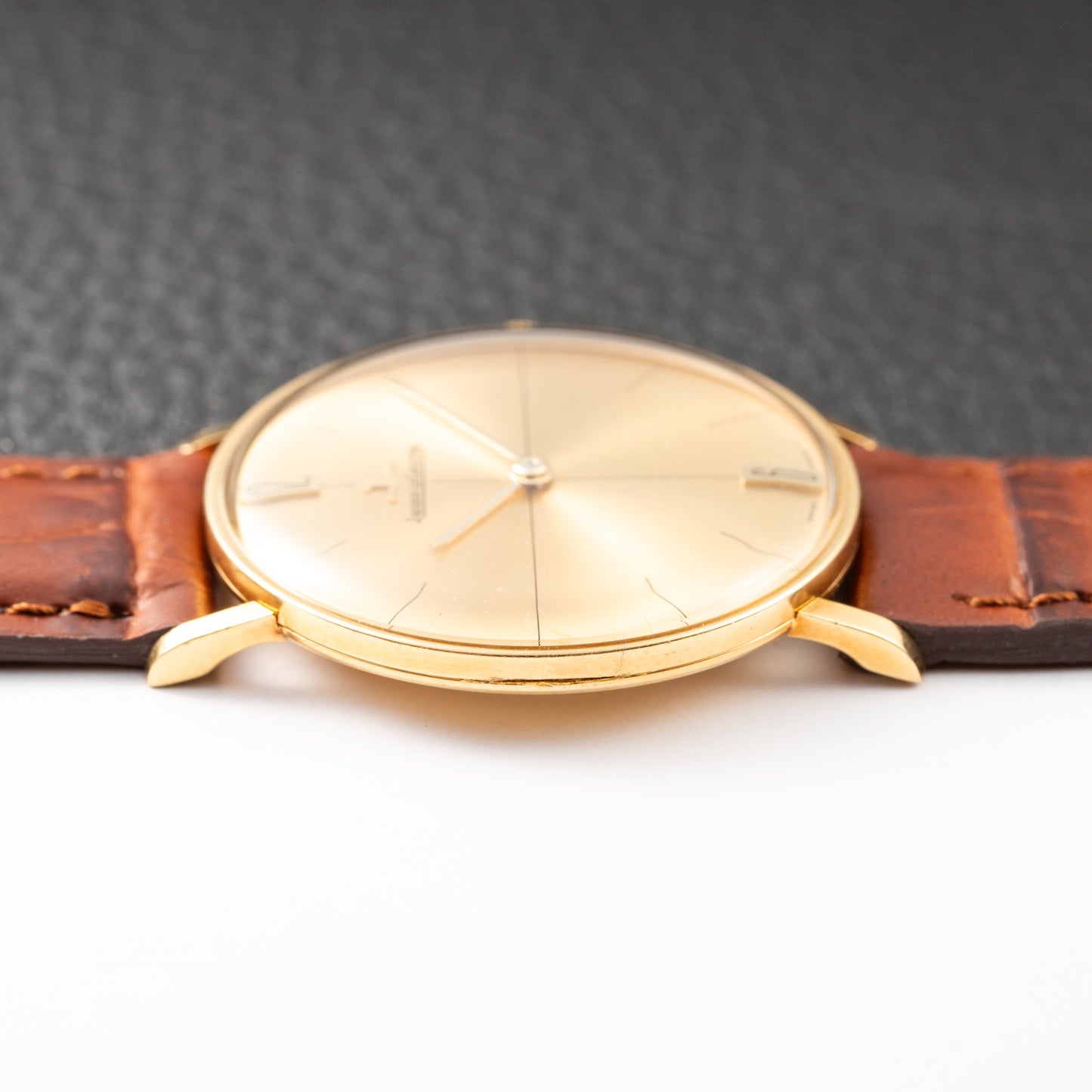 Jaeger LeCoultre Dress Watch Ultra thin Crosshair Dial 18K Yellow Gold Ref 1947 from 1945