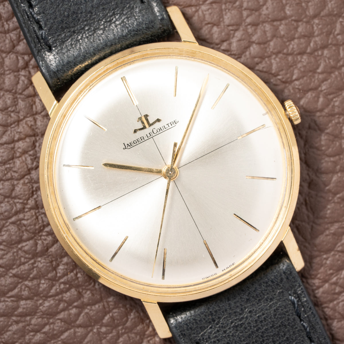 Jaeger-LeCoultre Dress Watch Crosshair Dial Ultra-Thin 18K Yellow Gold Ref. 2285 from 1950s