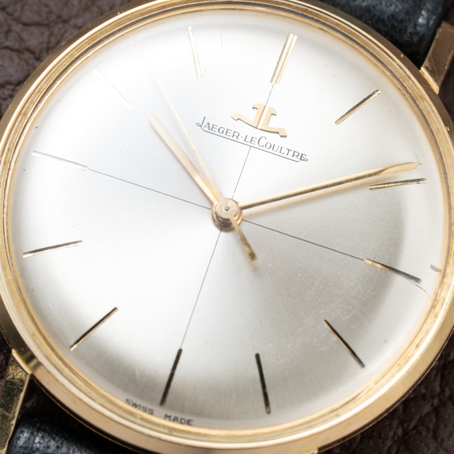 Jaeger-LeCoultre Dress Watch Crosshair Dial Ultra-Thin 18K Yellow Gold Ref. 2285 from 1950s