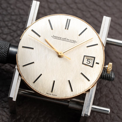 Jaeger-LeCoultre Ultra-Thin Dress Watch 18K Yellow Gold Linnen Dial with Date Ref. 21002 from 1960s