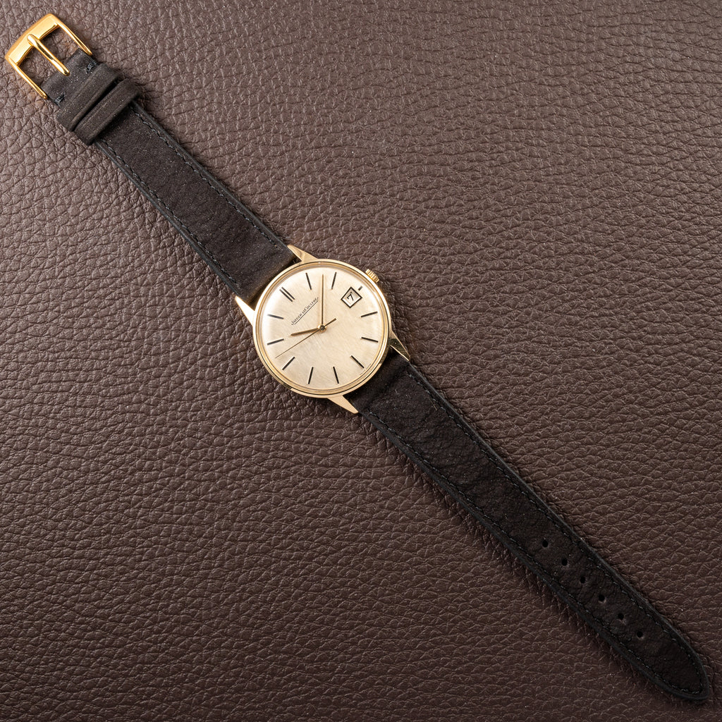 Jaeger-LeCoultre Ultra-Thin Dress Watch 18K Yellow Gold Linnen Dial with Date Ref. 21002 from 1960s