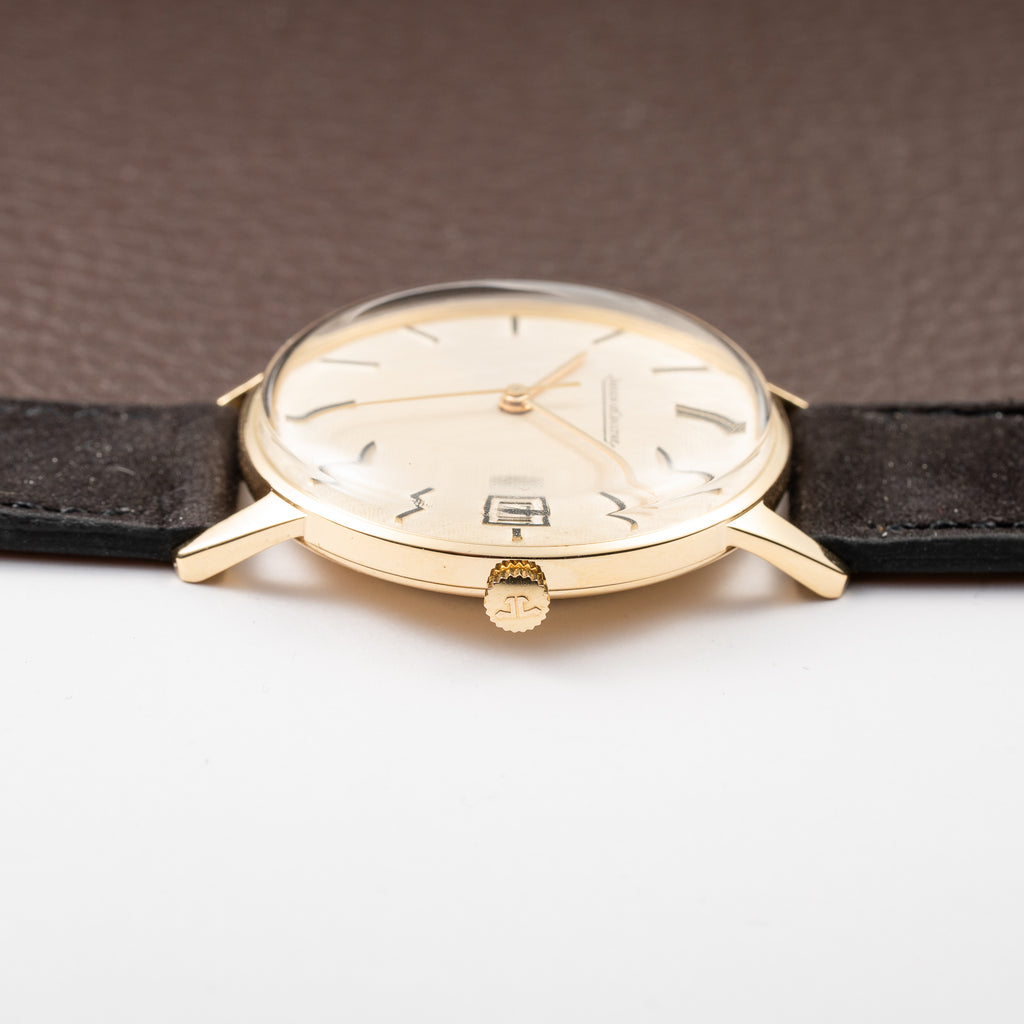 Jaeger-LeCoultre Ultra-Thin Dress Watch 18K Yellow Gold Linnen Dial with Date Ref. 21002 from 1960s