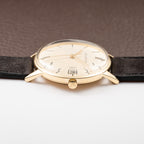 Jaeger-LeCoultre Ultra-Thin Dress Watch 18K Yellow Gold Linnen Dial with Date Ref. 21002 from 1960s
