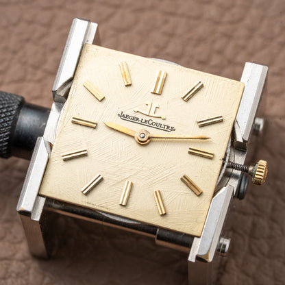 Jaeger-LeCoultre Hand-Engraved Dress Watch 18K Yellow Gold Cal. 818 from 1960s