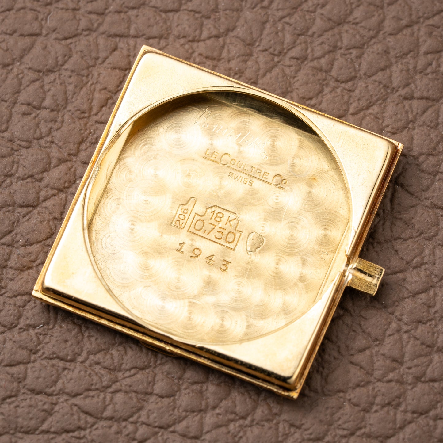 Jaeger-LeCoultre Hand-Engraved Dress Watch 18K Yellow Gold Cal. 818 from 1960s