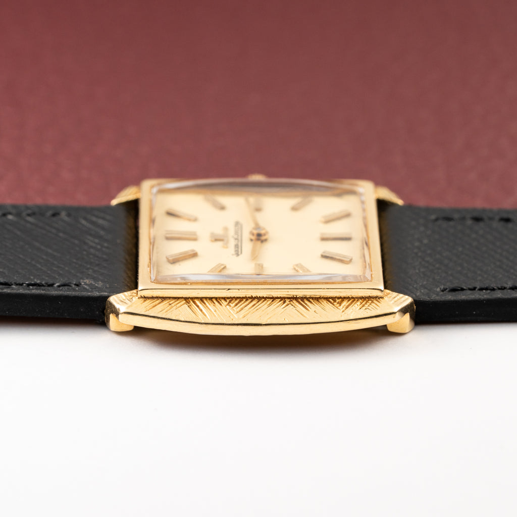 Jaeger-LeCoultre Hand-Engraved Dress Watch 18K Yellow Gold Cal. 818 from 1960s