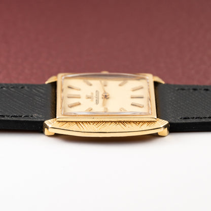 Jaeger-LeCoultre Hand-Engraved Dress Watch 18K Yellow Gold Cal. 818 from 1960s