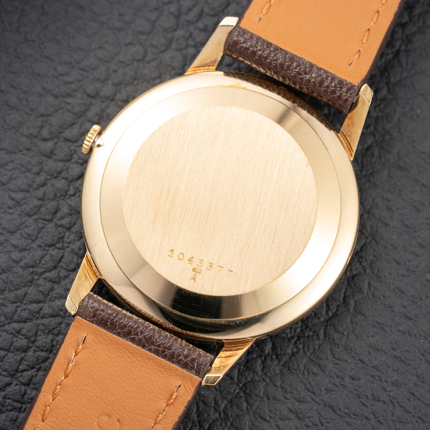 Jaeger-LeCoultre Dress Watch Centre Seconds 18K Yellow Gold Ref. 20002 from 1960s