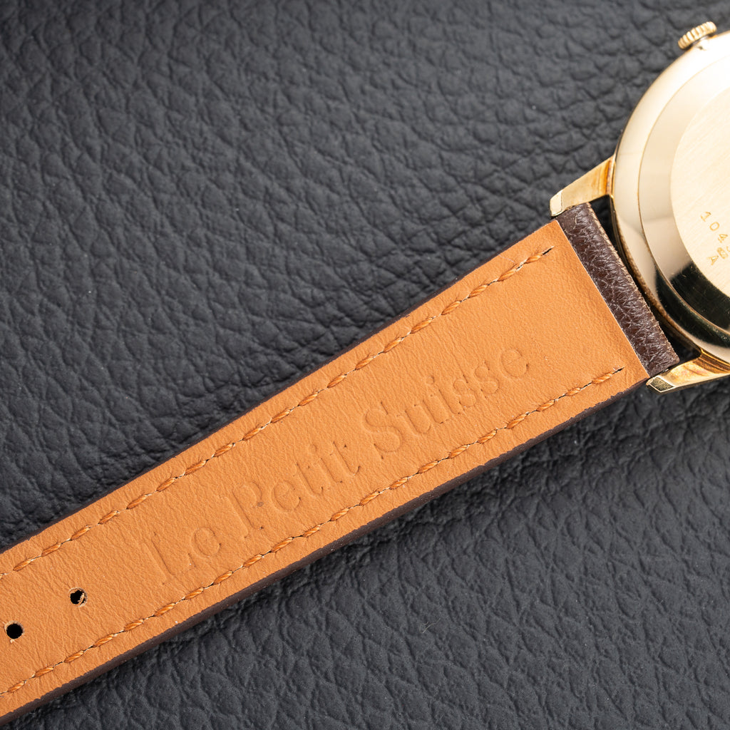 Jaeger-LeCoultre Dress Watch Centre Seconds 18K Yellow Gold Ref. 20002 from 1960s