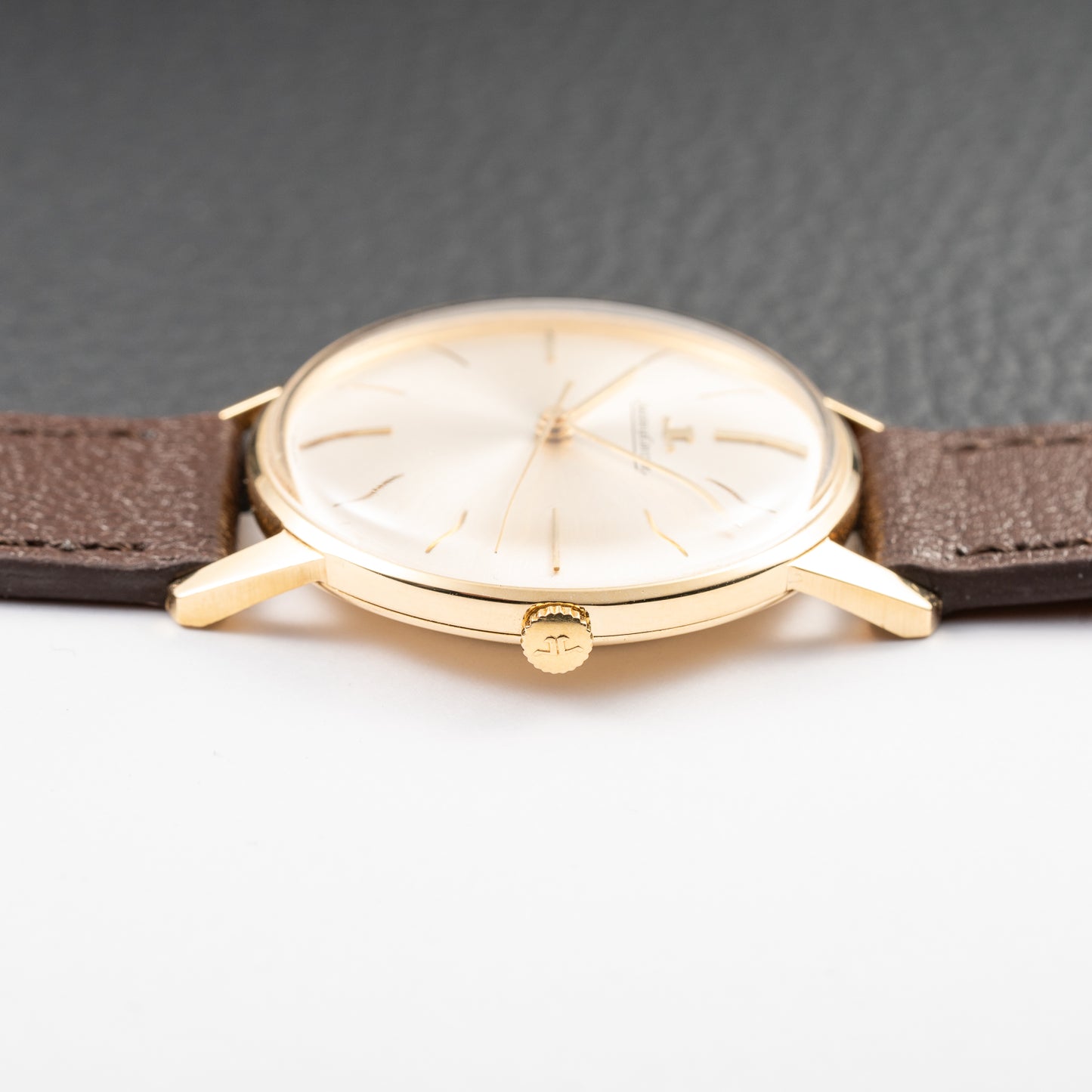 Jaeger-LeCoultre Dress Watch Centre Seconds 18K Yellow Gold Ref. 20002 from 1960s