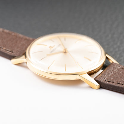 Jaeger-LeCoultre Dress Watch Centre Seconds 18K Yellow Gold Ref. 20002 from 1960s