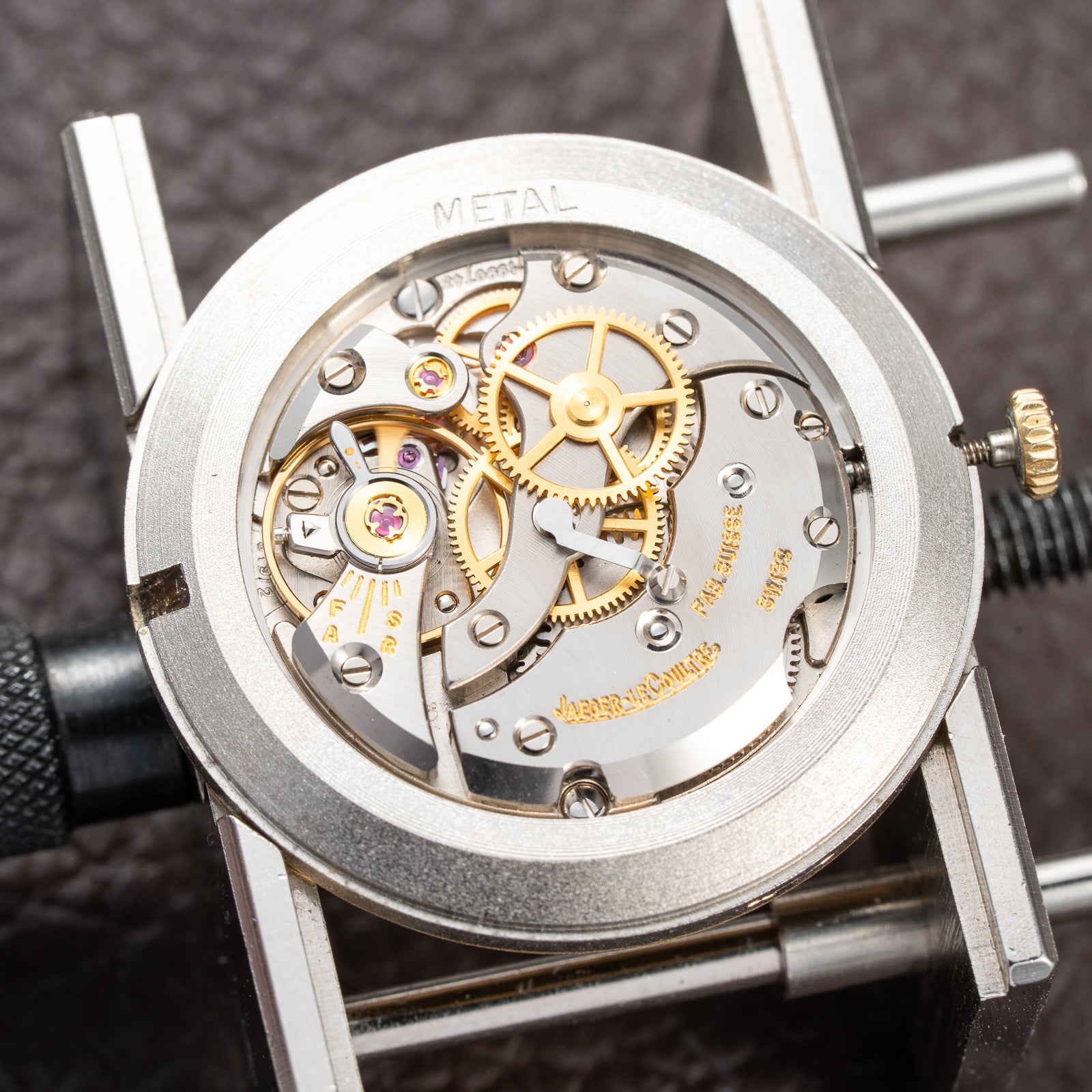 Jaeger-LeCoultre Dress Watch Centre Seconds 18K Yellow Gold Ref. 9088 from 1970s