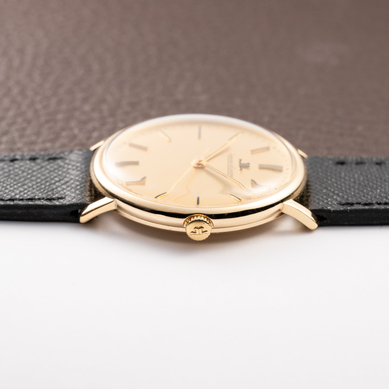 Jaeger-LeCoultre Dress Watch Centre Seconds 18K Yellow Gold Ref. 9088 from 1970s