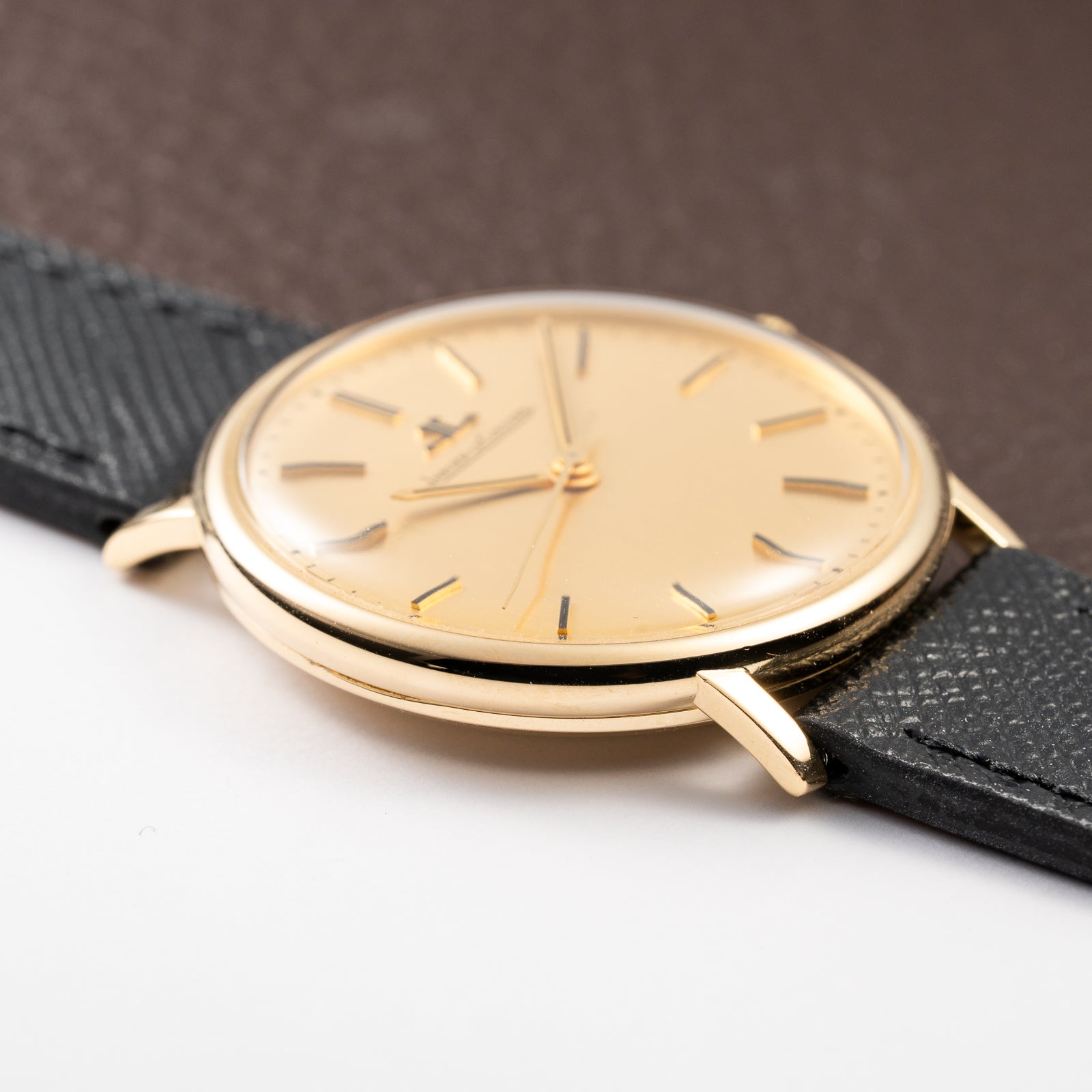 Jaeger-LeCoultre Dress Watch Centre Seconds 18K Yellow Gold Ref. 9088 from 1970s