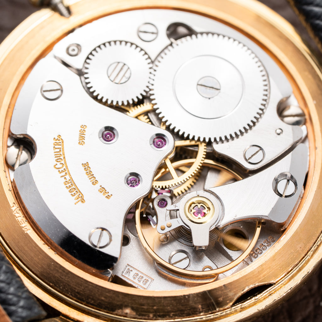 Jaeger-LeCoultre Ultra-Thin Dress Watch 18K Yellow Gold Linnen Dial with Date Ref. 21002 from 1960s