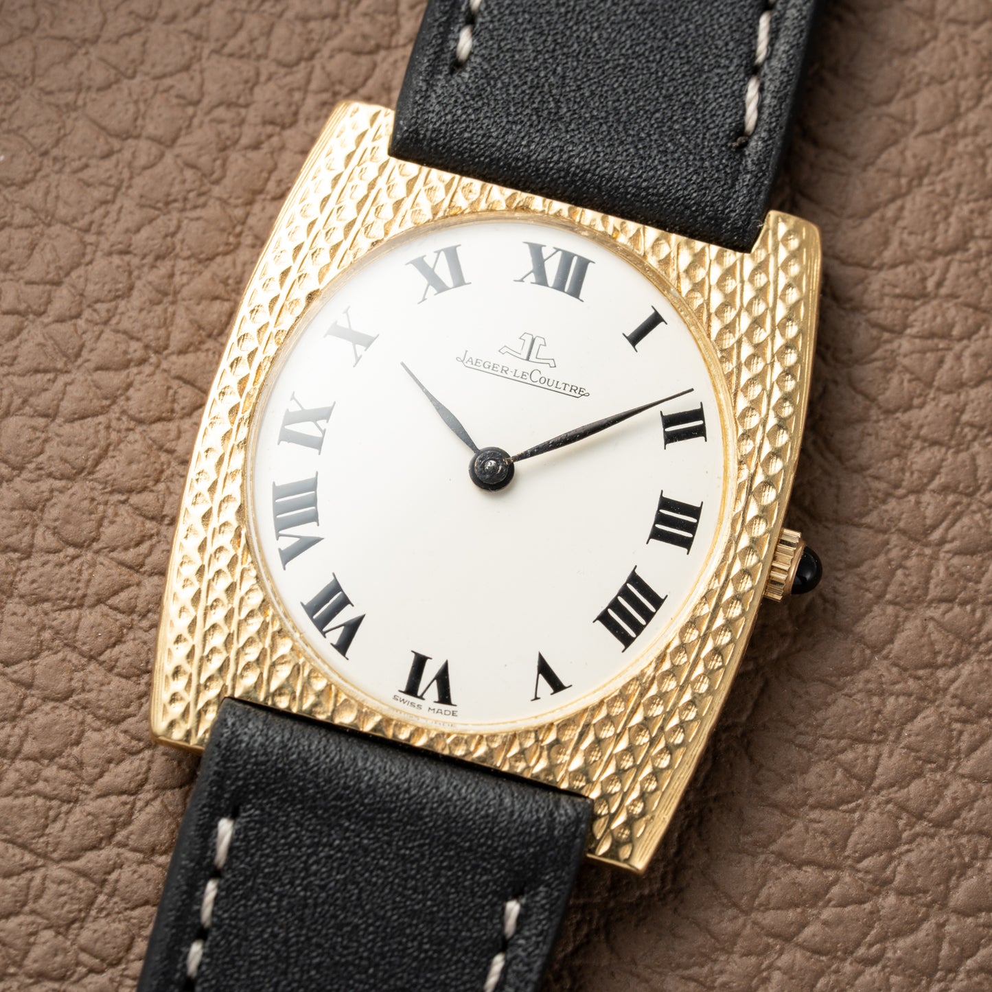Jaeger LeCoultre Hand Engraved 18K Yellow Gold Oval Roman Dial (1960s) Calibre 818