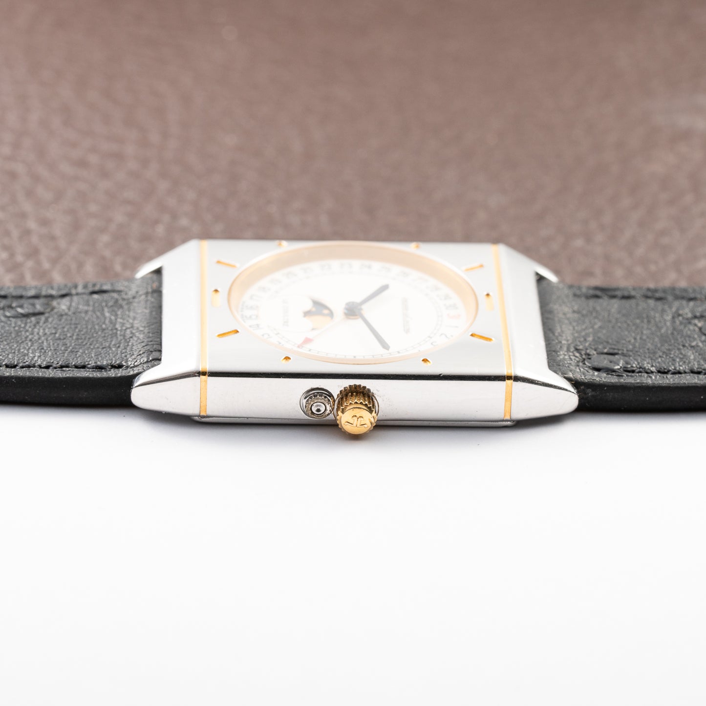 Jaeger-LeCoultre Moonphase Triple Calendar “LeCoultre” Quartz Ref. 400.6.20 from 1990s