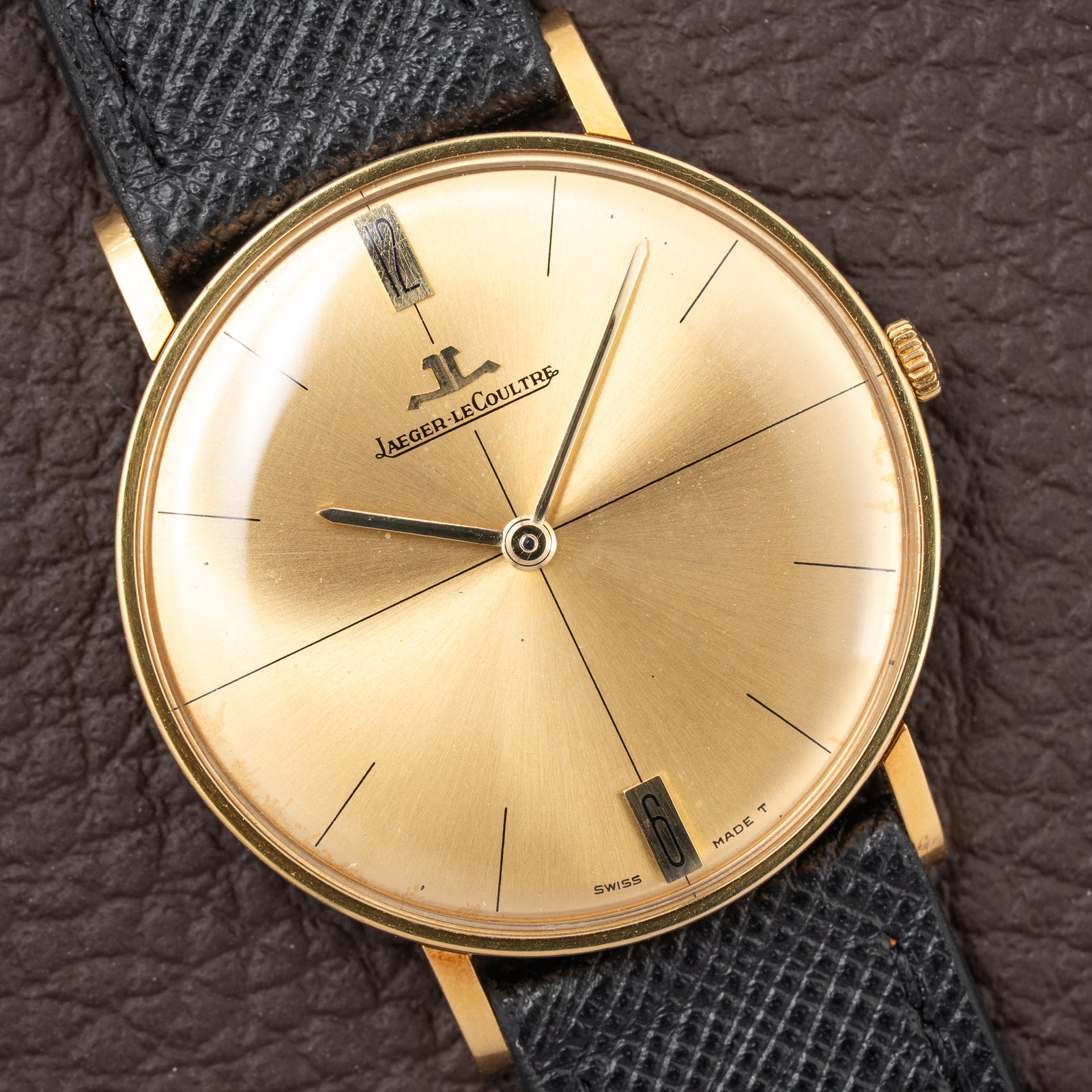 Jaeger LeCoultre Dress Watch Ultra thin Crosshair Dial 18K Yellow Gold Ref 1947