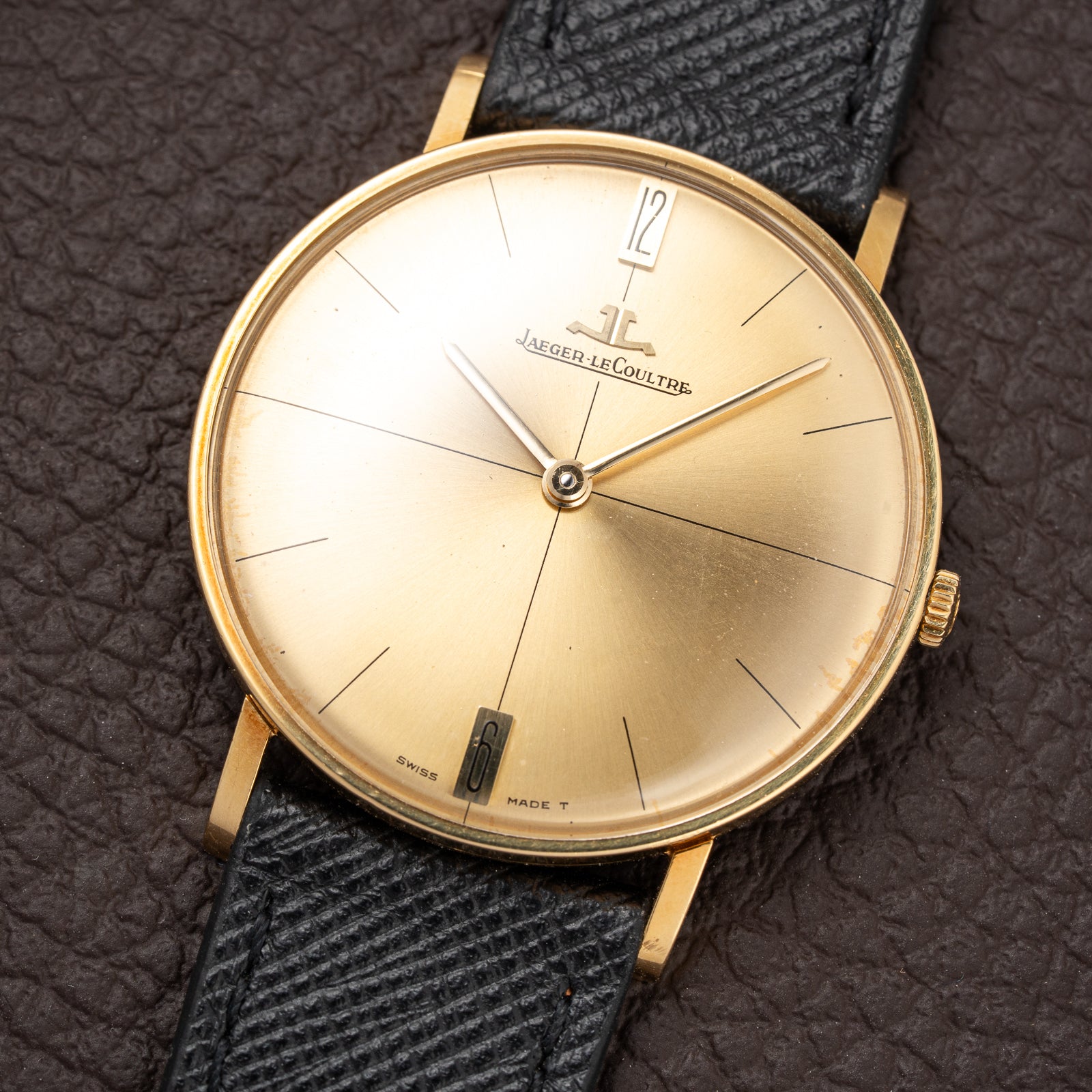 Jaeger LeCoultre Dress Watch Ultra thin Crosshair Dial 18K Yellow Gold Ref 1947