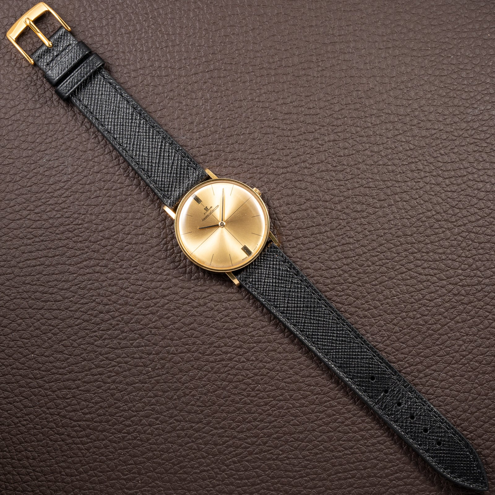 Jaeger LeCoultre Dress Watch Ultra thin Crosshair Dial 18K Yellow Gold Ref 1947