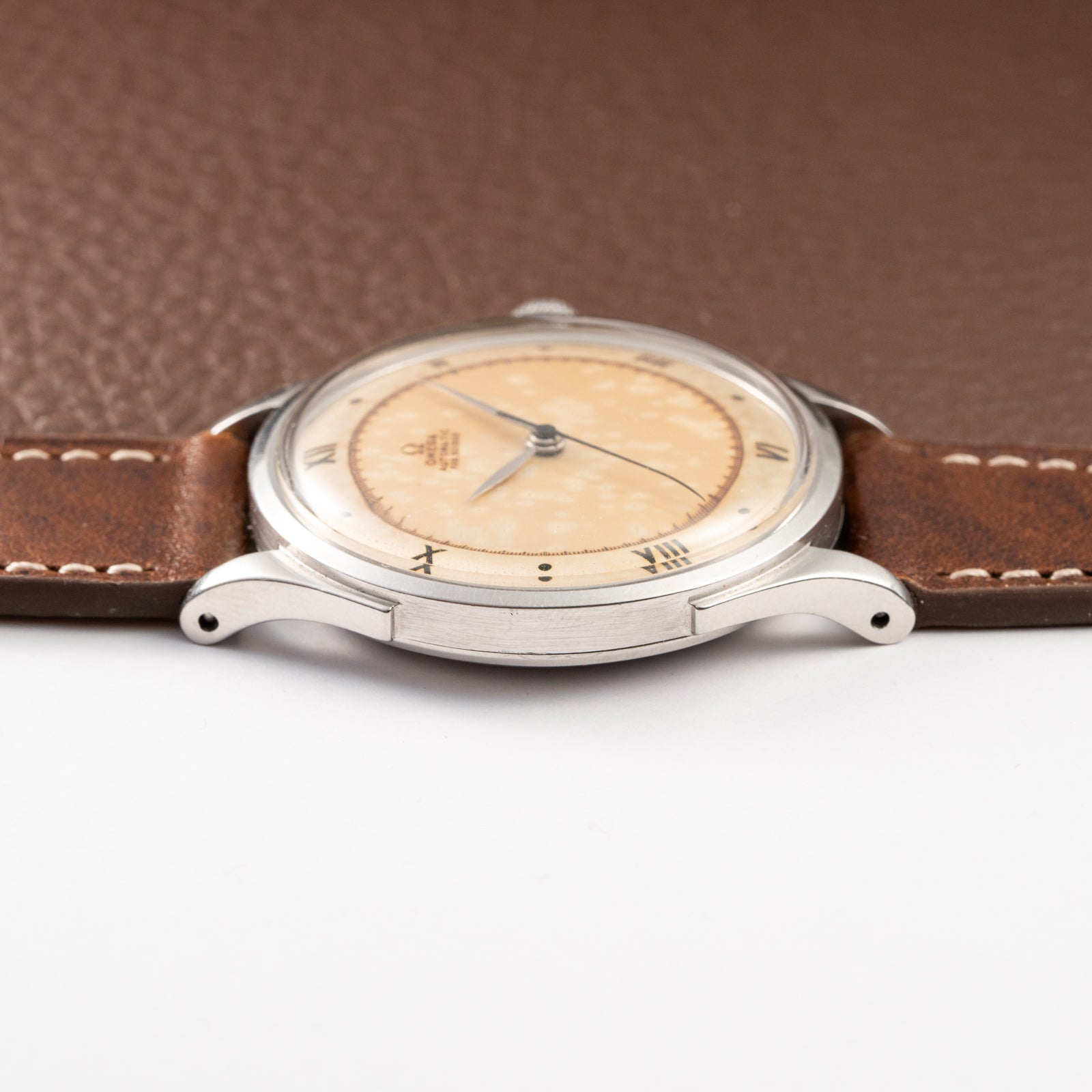 Omega Automatic Fab. Suisse ‘Ambassador' Cal 28.10 Bumper Ref 2421 from 1945