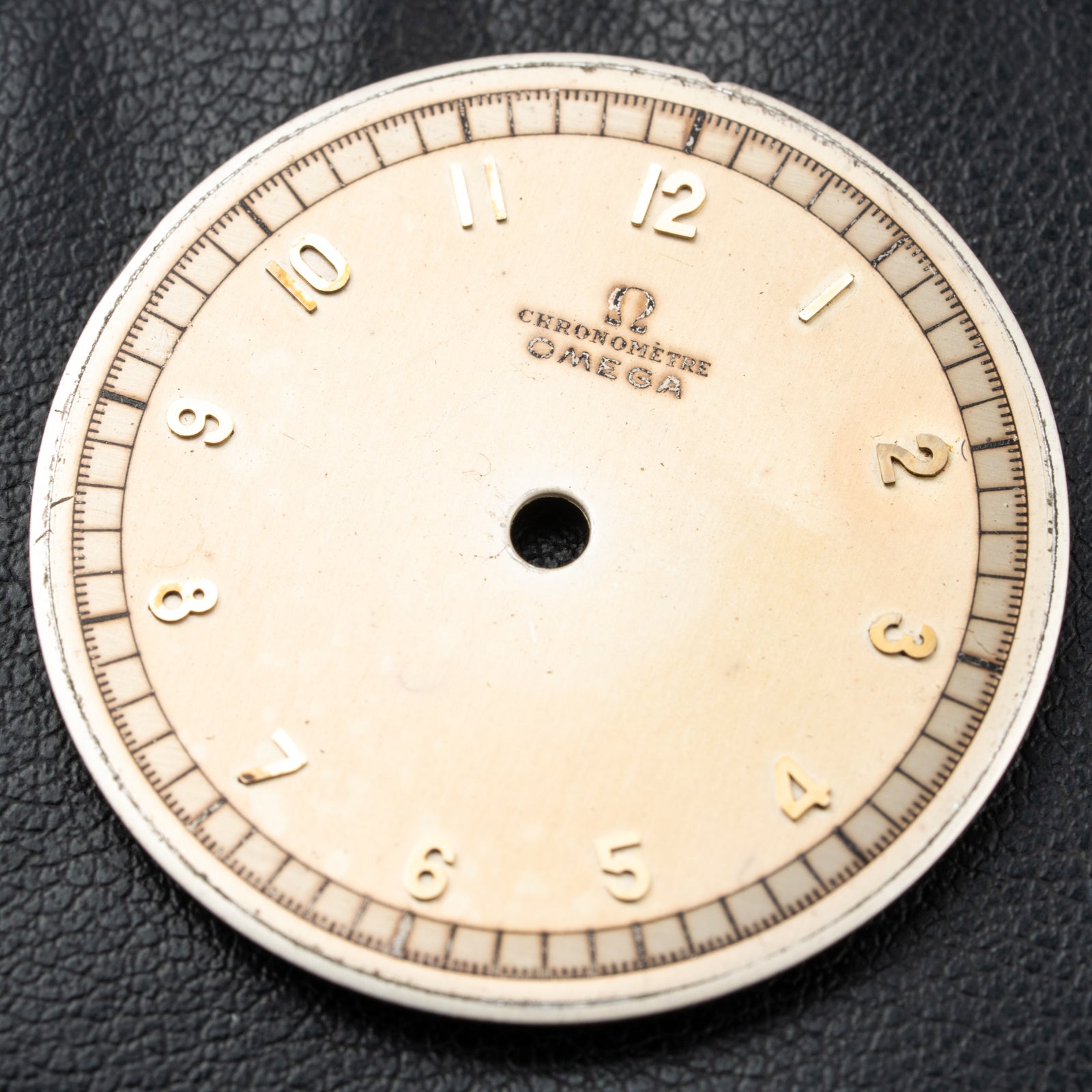 Omega Chronomètre 30T2RG 18K Yellow Gold Oxidized Case from 1945