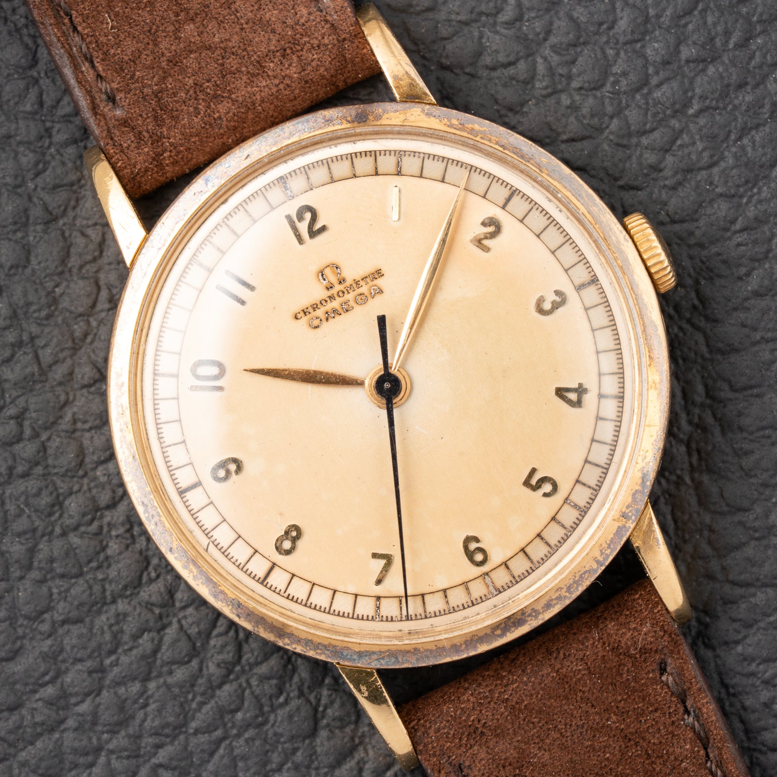 Omega Chronomètre 30T2RG 18K Yellow Gold Oxidized Case from 1945