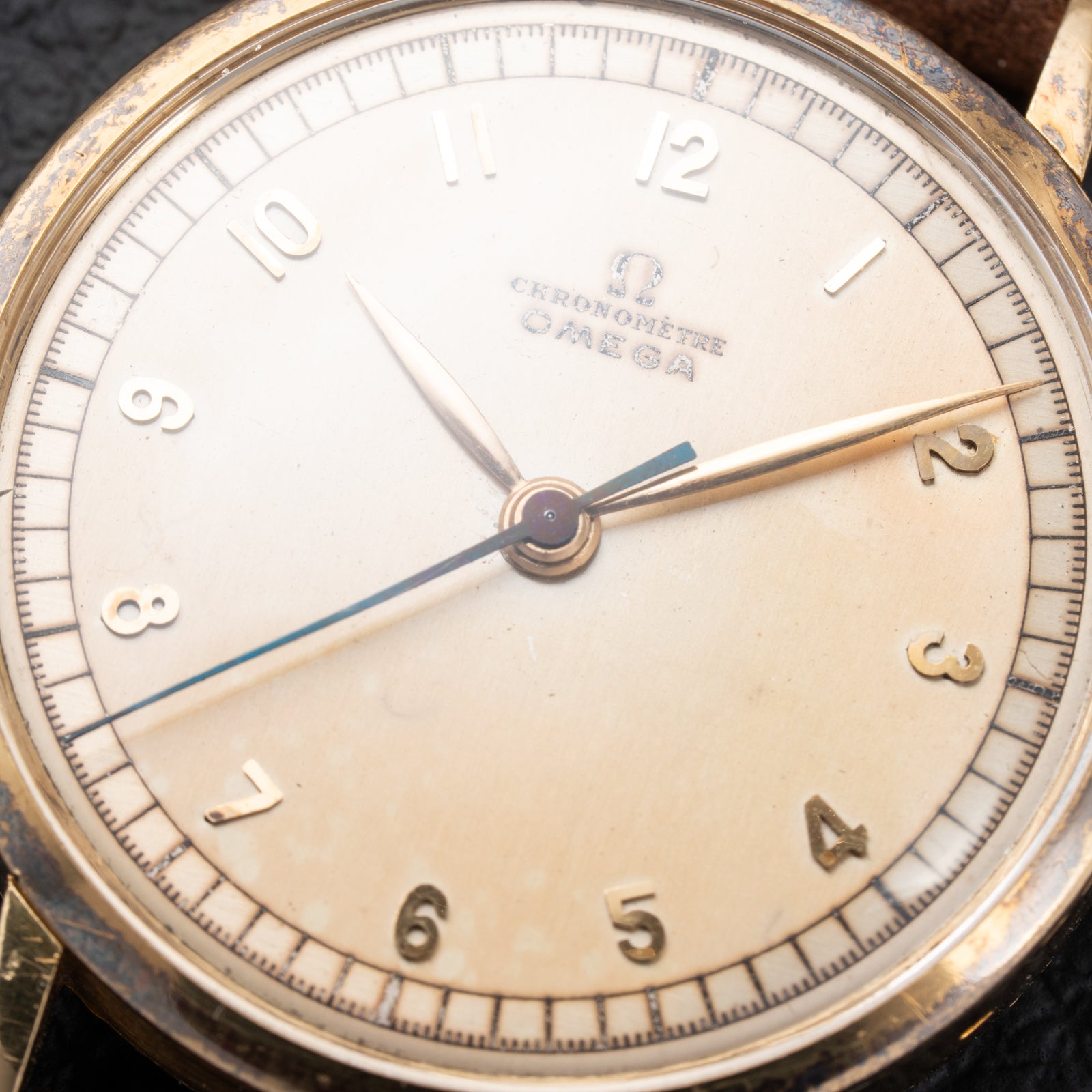 Omega Chronomètre 30T2RG 18K Yellow Gold Oxidized Case from 1945