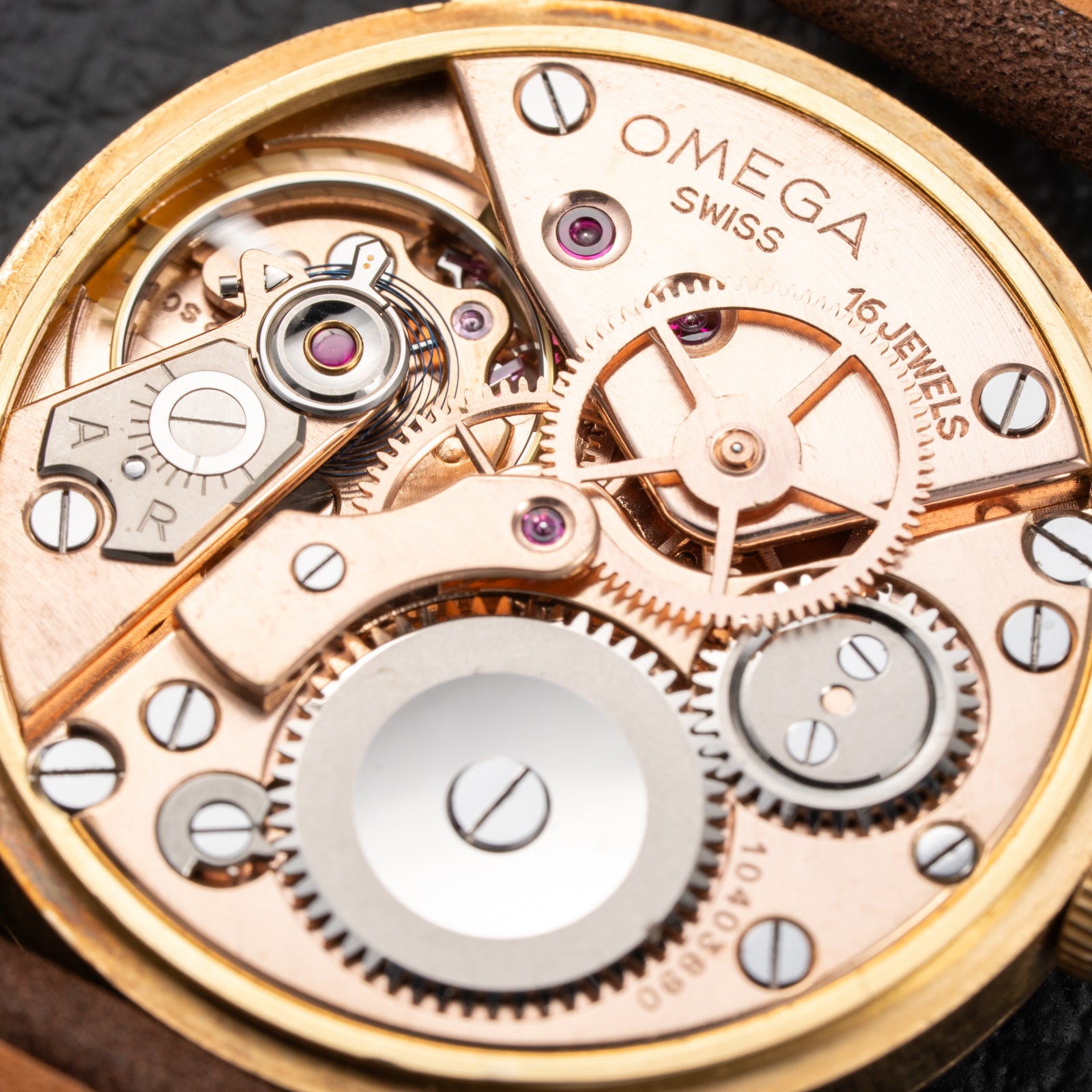 Omega Chronomètre 30T2RG 18K Yellow Gold Oxidized Case from 1945