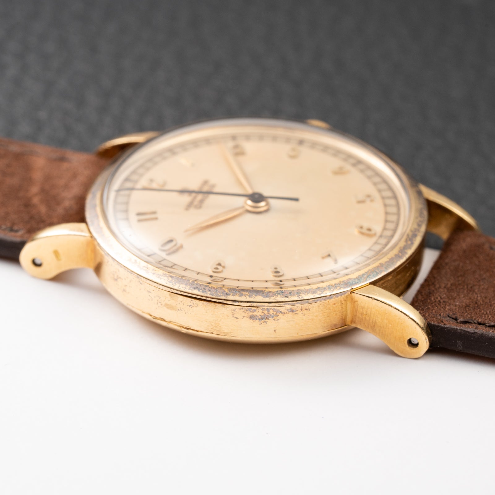 Omega Chronomètre 30T2RG 18K Yellow Gold Oxidized Case from 1945