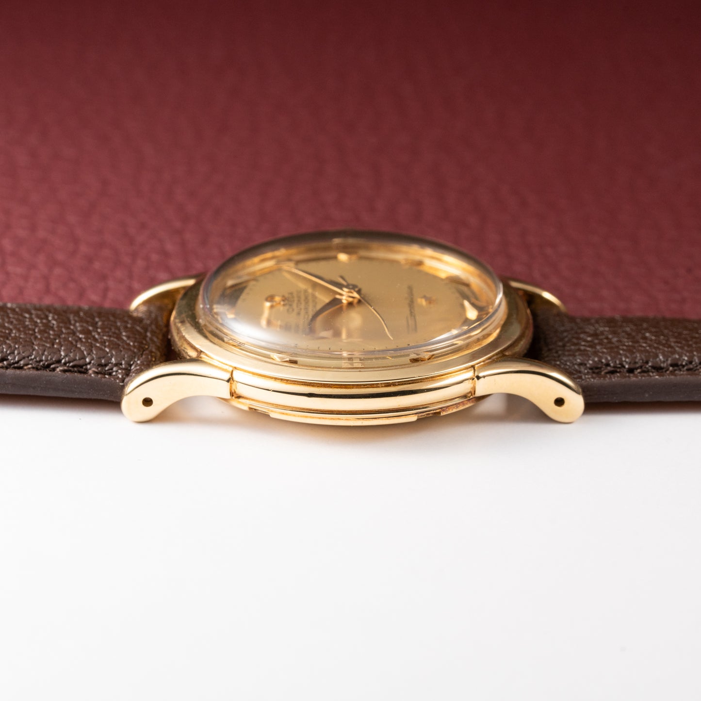 Omega Constellation DeLuxe Pie Pan 18K Yellow Gold from 1952 ref 2652