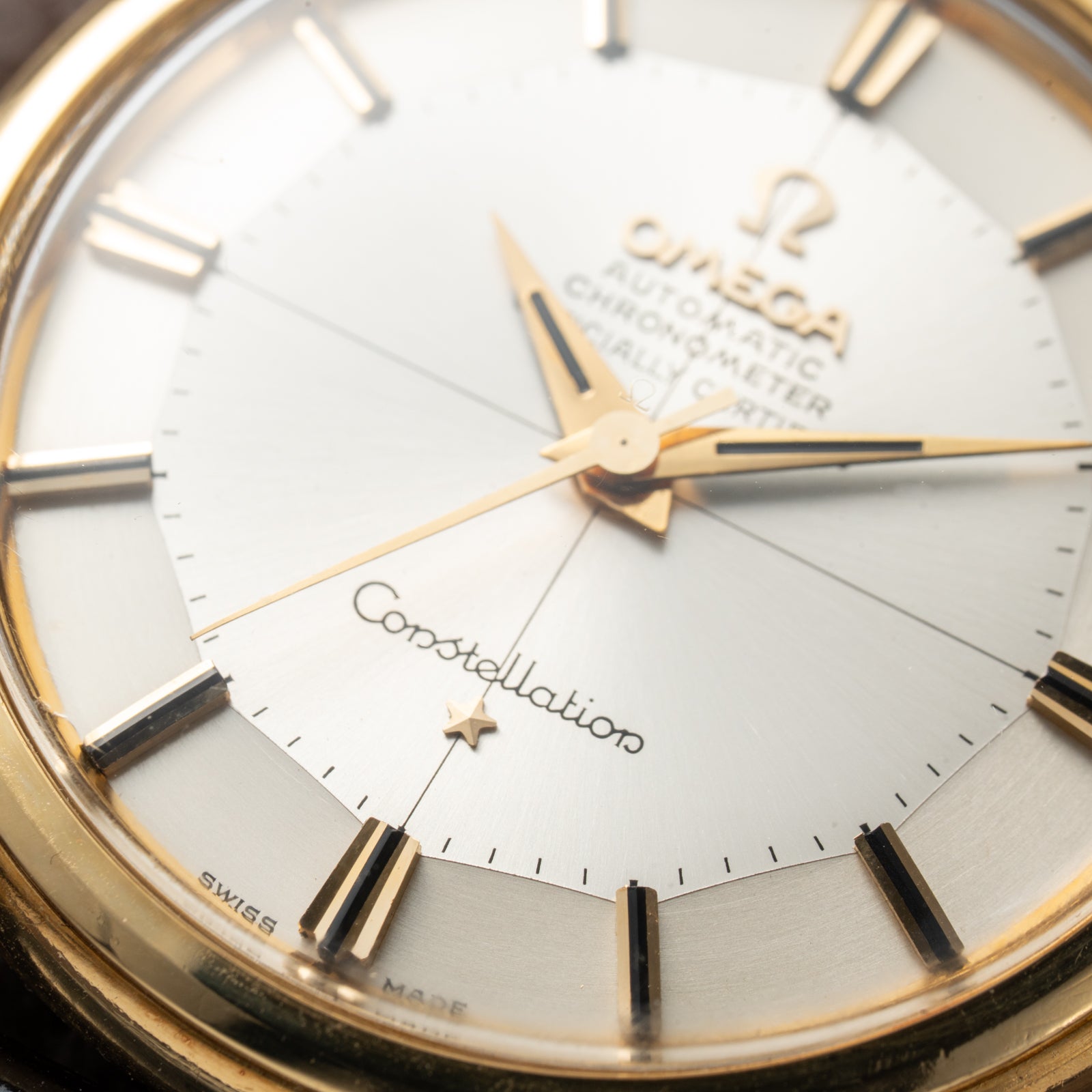 Omega Constellation Pie Pan Automatic 18K Yellow Gold Ref. 14381 Onyx Indices from 1959