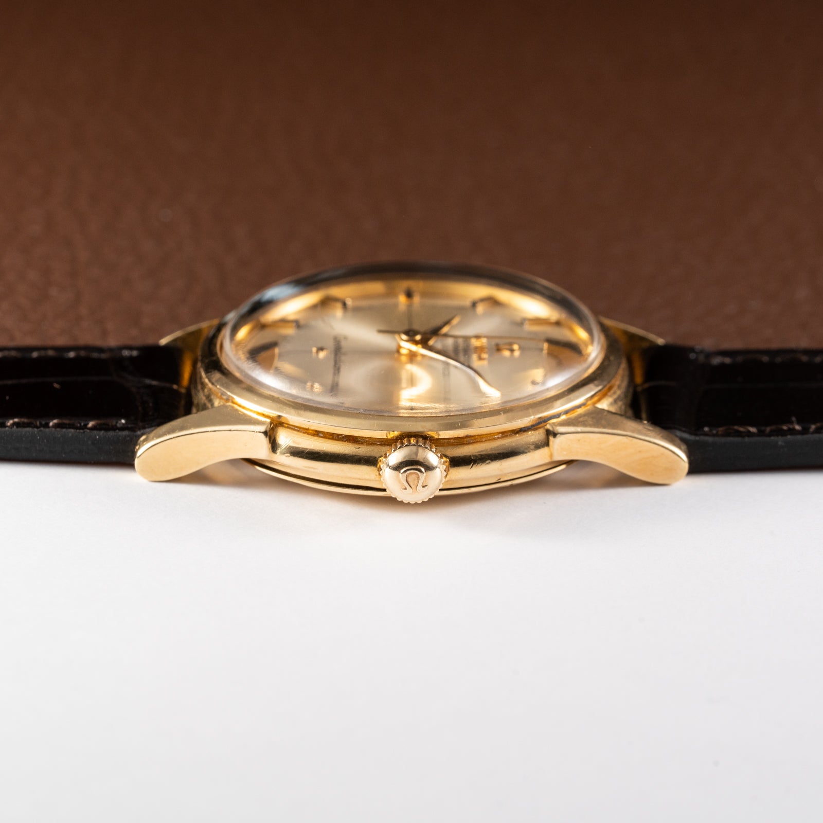 Omega Constellation Pie Pan Automatic 18K Yellow Gold Ref. 14381 Onyx Indices from 1959