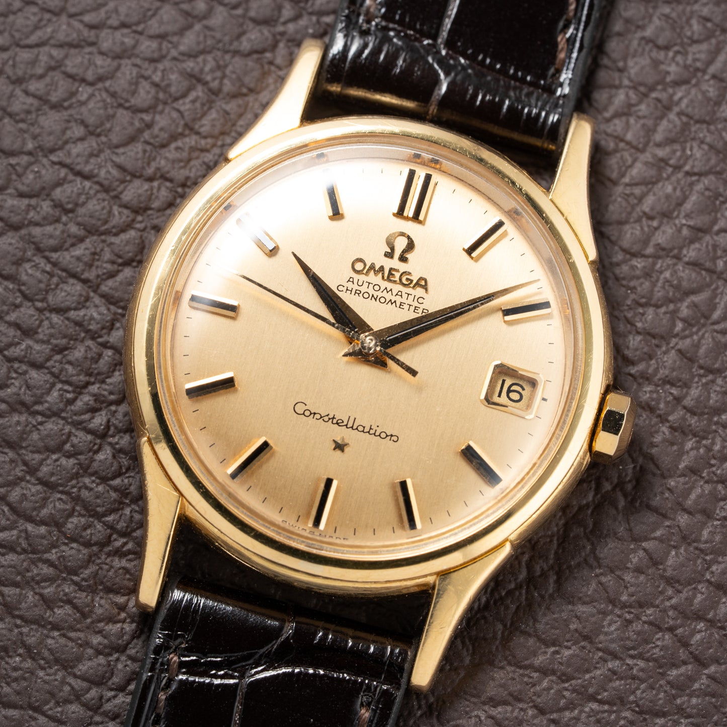 Omega Constellation DeLuxe Automatic Onyx Indices 18K Yellow Gold Ref. 14393 from 1959