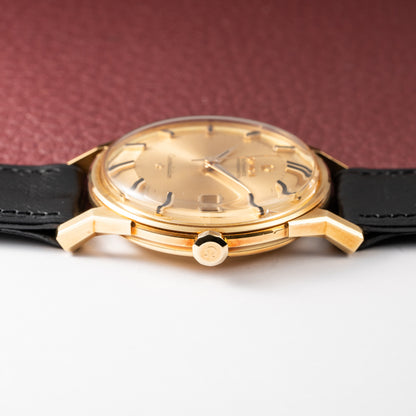 Omega Constellation Automatic DeLuxe Pie Pan Onyx Dial Dog-Leg Case Ref 168.005 from 1962 MUSEUM QUALITY