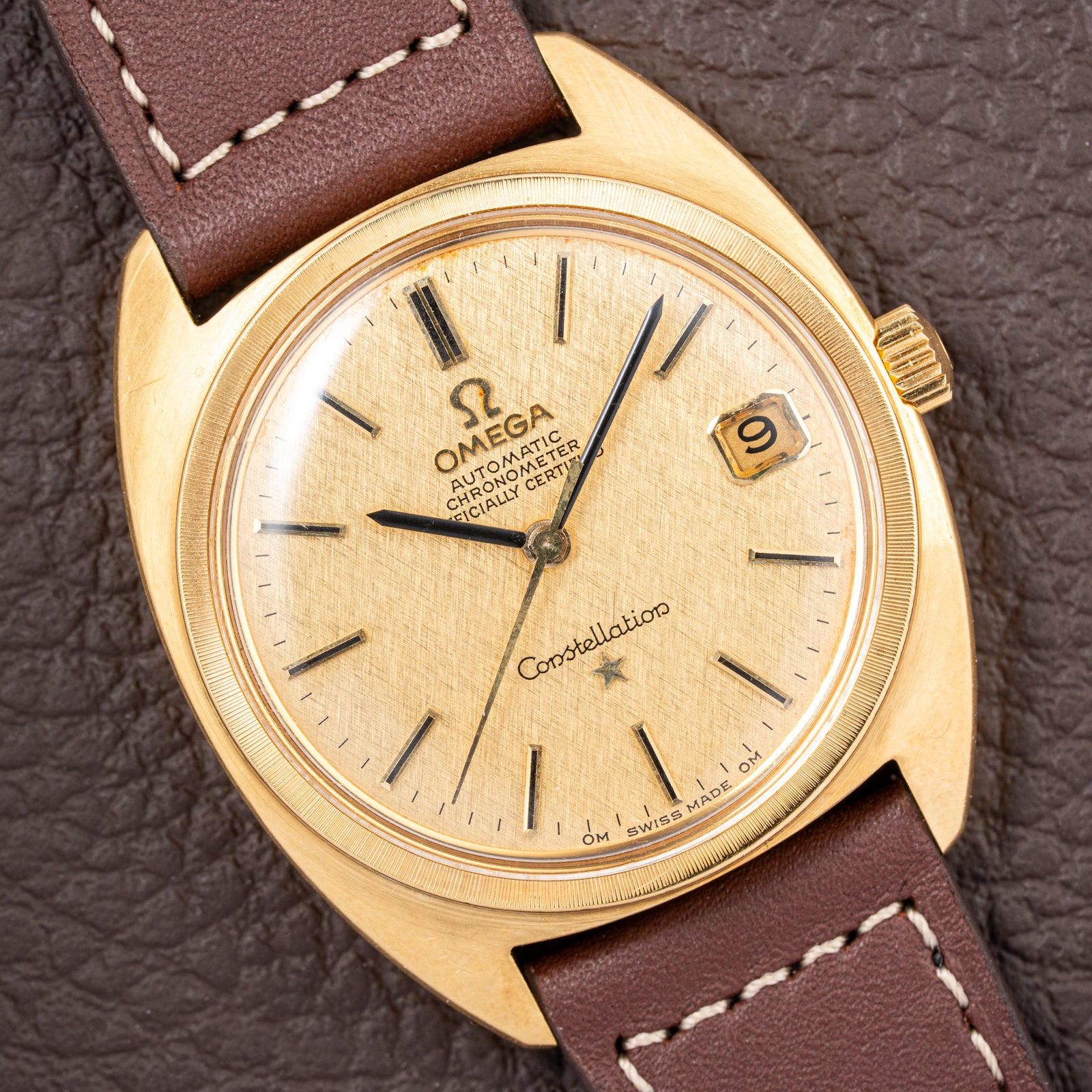 Omega Constellation C-Shape Automatic 18K Yellow Gold “OM Linen Dial”  Ref. 168.017 from 1969