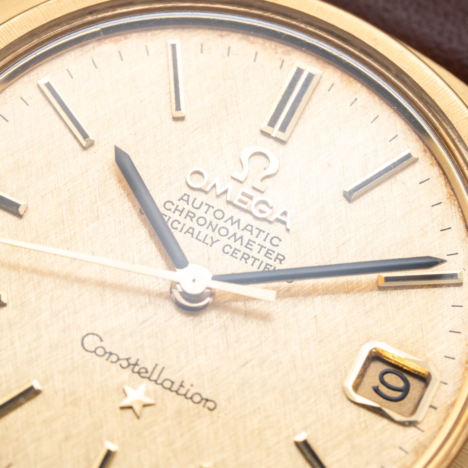 Omega Constellation C-Shape Automatic 18K Yellow Gold “OM Linen Dial”  Ref. 168.017 from 1969